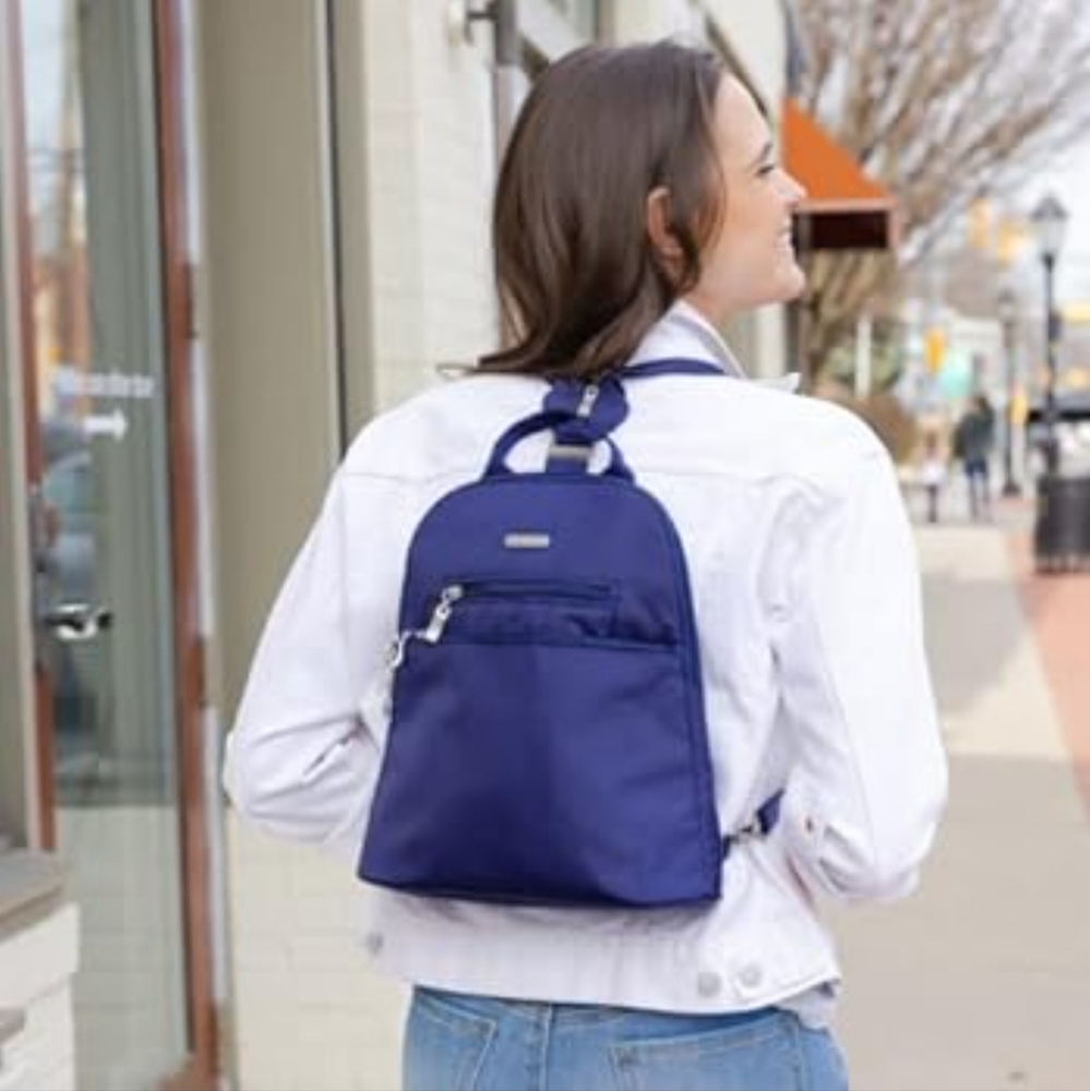 Baggallini Classic Excursion Convertible Travel S… - image 1